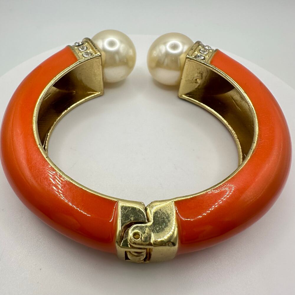 French gold tone orange enamel rhinestones faux pearls clamper bangle bracelet - Picture 5 of 7